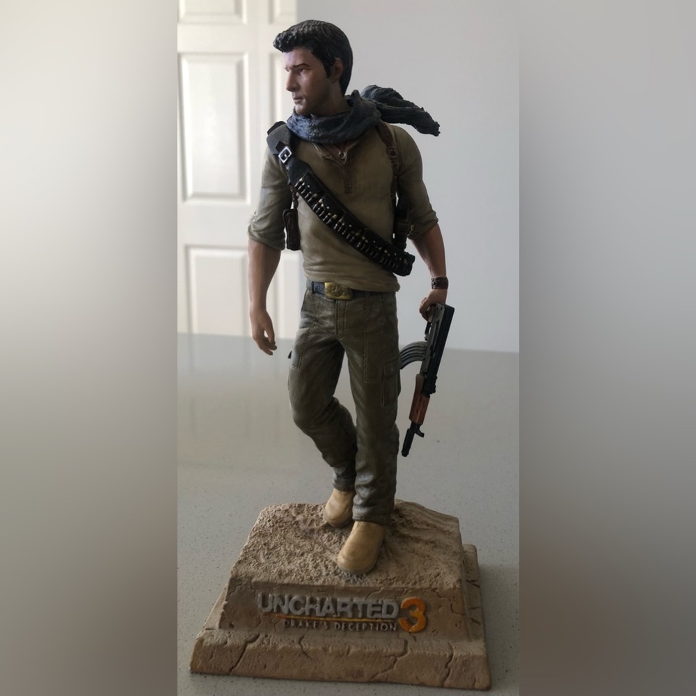 Uncharted 3 Drake Figurine